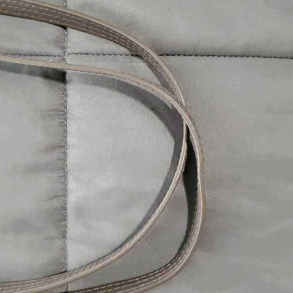 Margot Large Olive (Leather) Tote - Picture 6 of 6